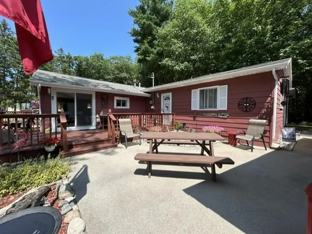 7468 E Cedar Lake Drive Oscoda Charter Township MI 48738