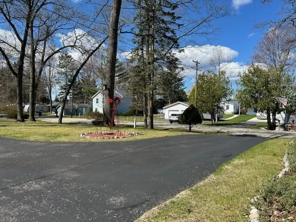 7468 E Cedar Lake Drive Oscoda Charter Township MI 48738