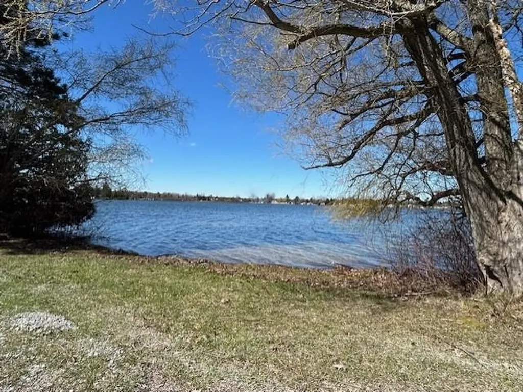 7468 E Cedar Lake Drive Oscoda Charter Township MI 48738