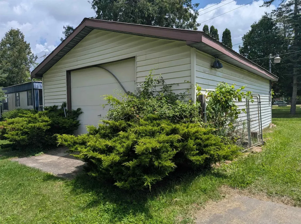 3525 East City Limits Road Standish Township MI 48658