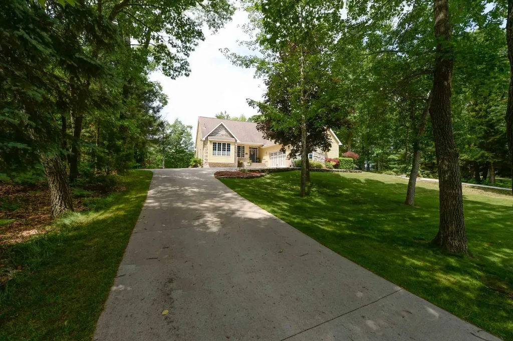 7021 Lakewood Drive Oscoda Charter Township MI 48750