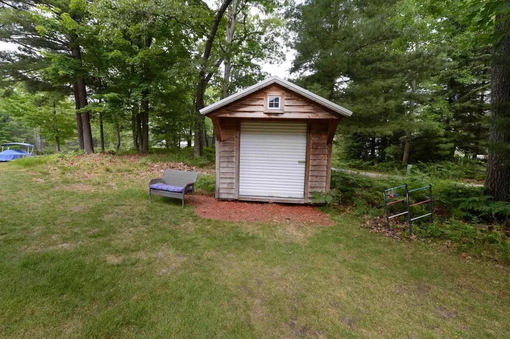 7021 Lakewood Drive Oscoda Charter Township MI 48750