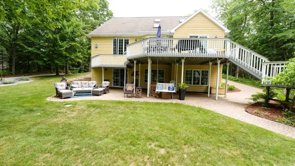 7021 Lakewood Drive Oscoda Charter Township MI 48750