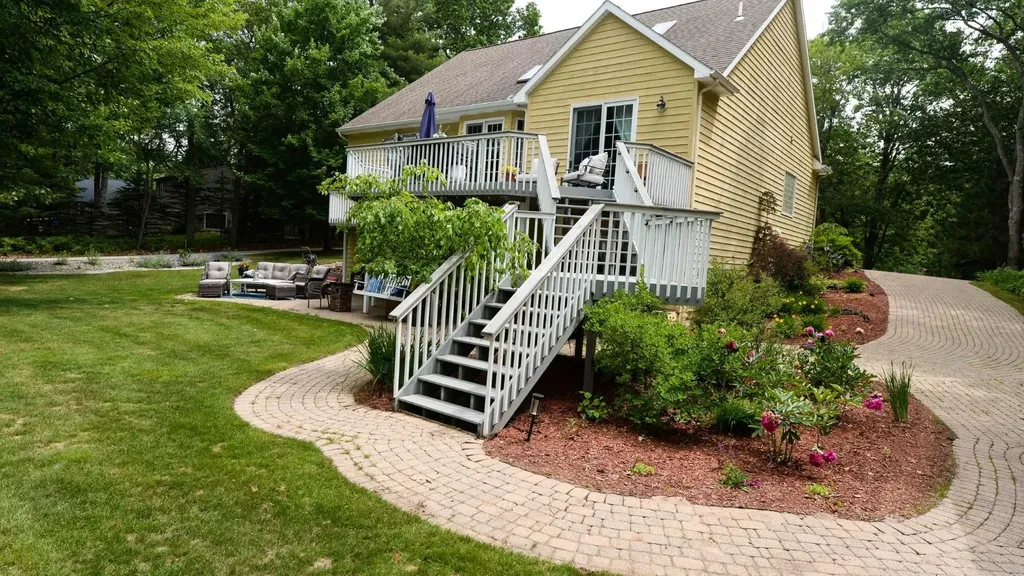 7021 Lakewood Drive Oscoda Charter Township MI 48750