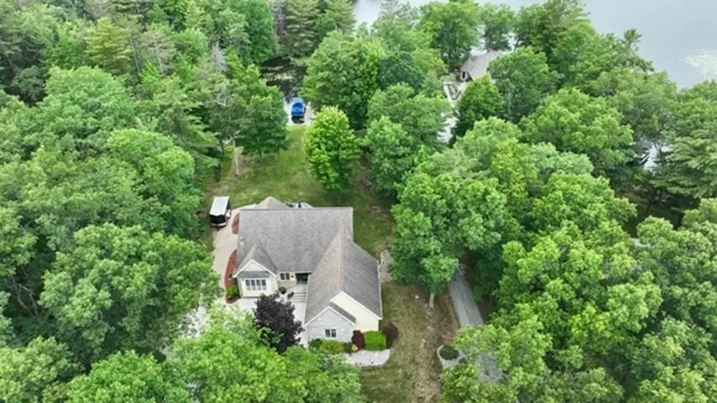 7021 Lakewood Drive Oscoda Charter Township MI 48750