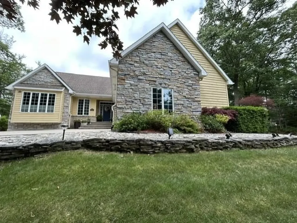 7021 Lakewood Drive Oscoda Charter Township MI 48750