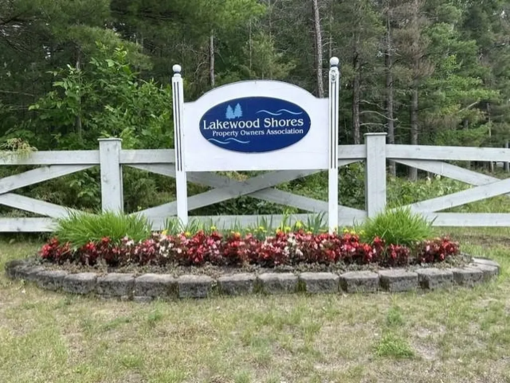 7021 Lakewood Drive Oscoda Charter Township MI 48750