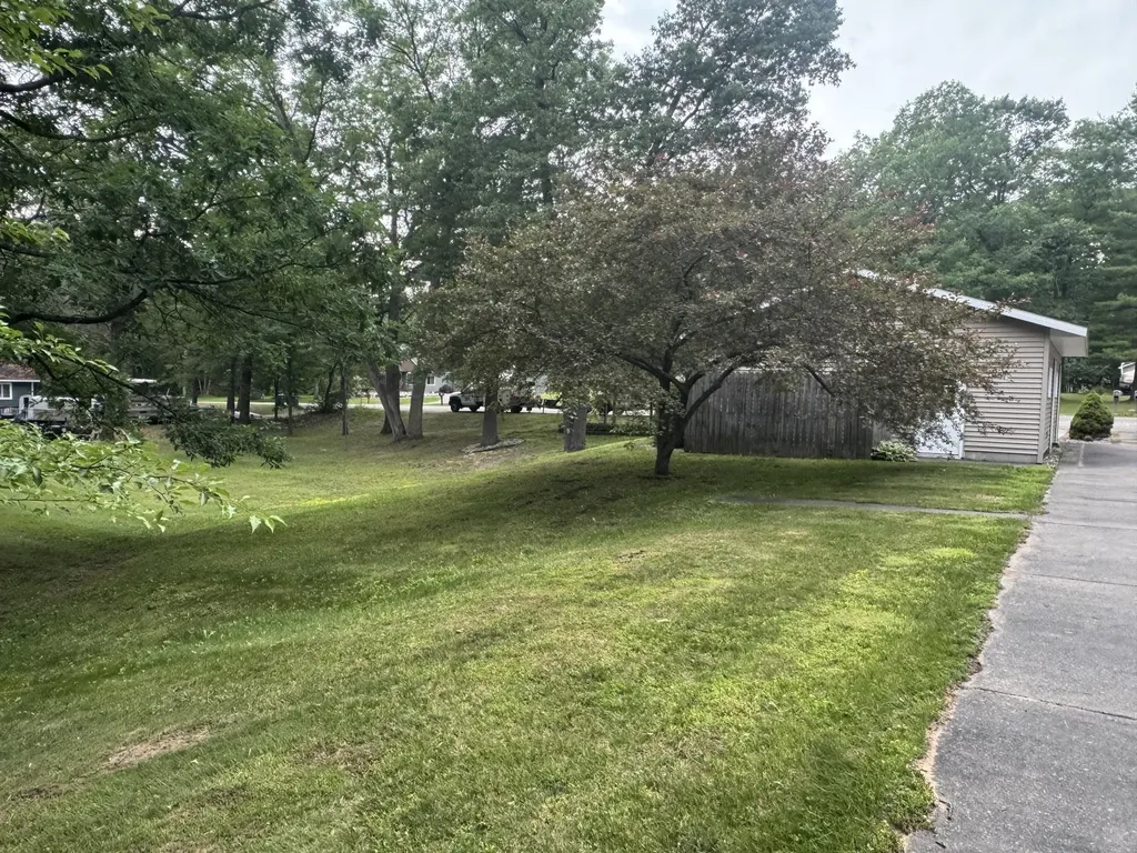 103 White Birch Roscommon Township MI 48629