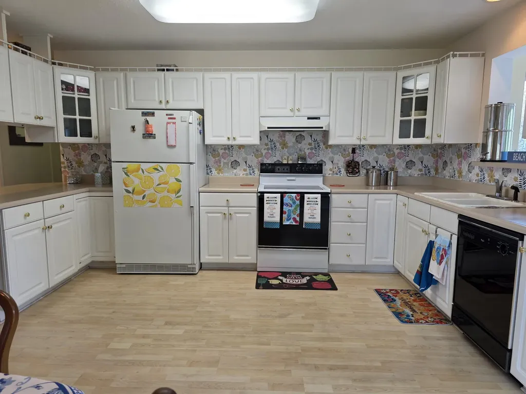 808 W Lake Street Tawas Township MI 48763