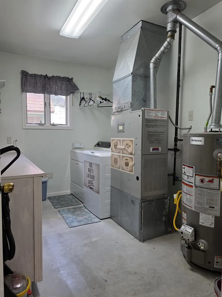 808 W Lake Street Tawas Township MI 48763