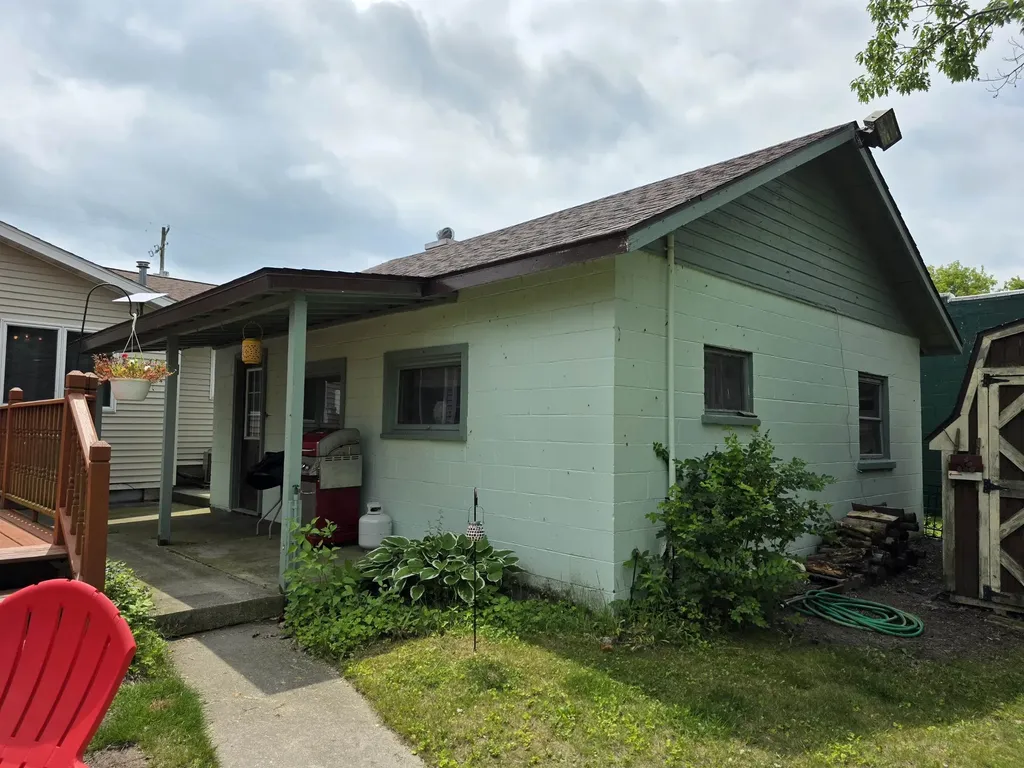 808 W Lake Street Tawas Township MI 48763