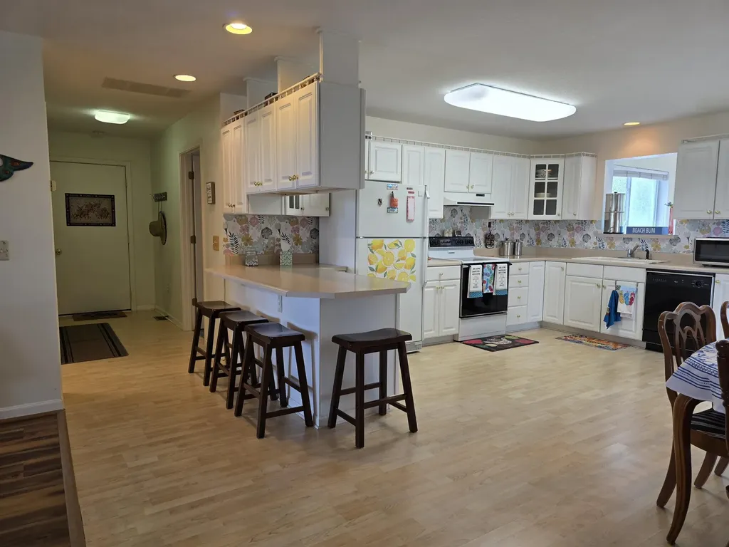 808 W Lake Street Tawas Township MI 48763