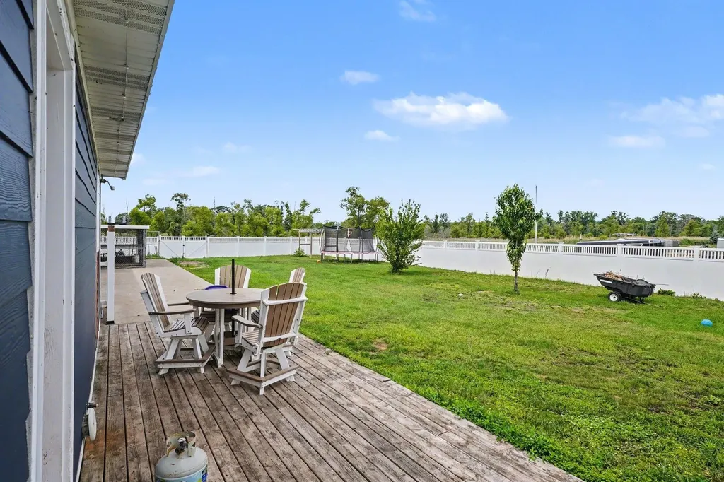 2210 E Lola Lane Au Gres Township MI 48703