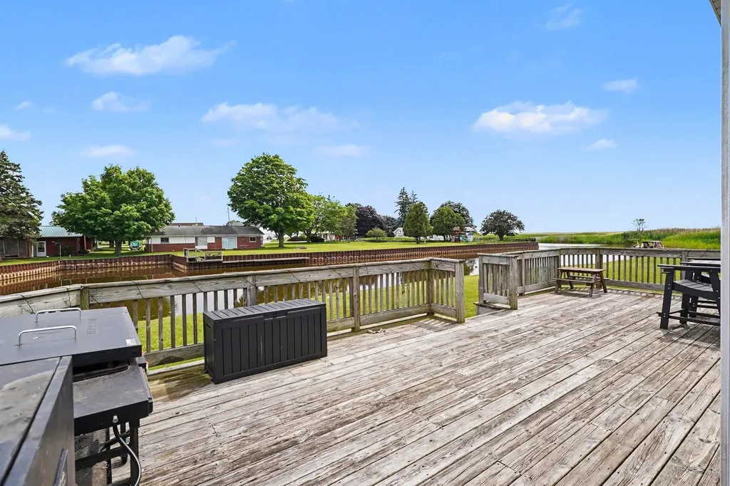 2210 E Lola Lane Au Gres Township MI 48703