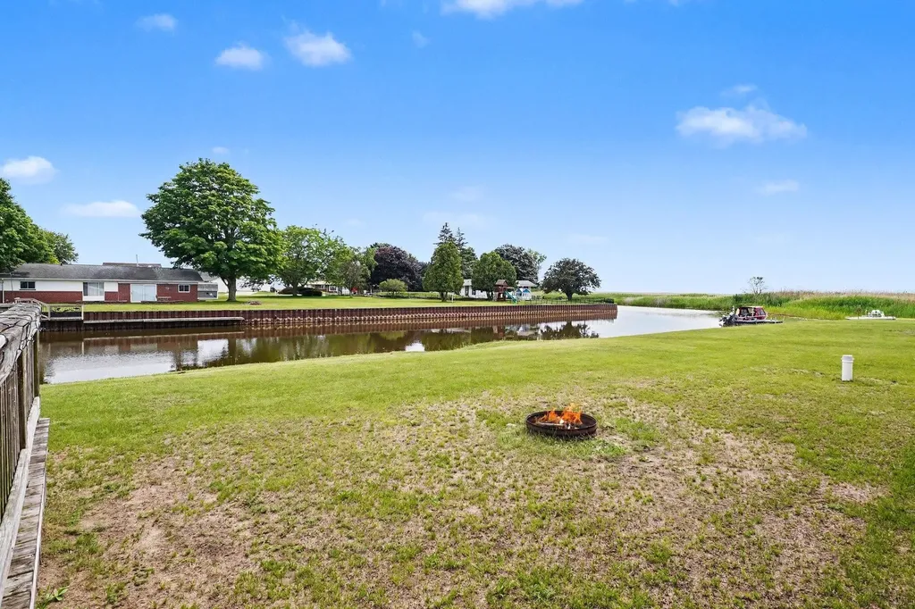 2210 E Lola Lane Au Gres Township MI 48703