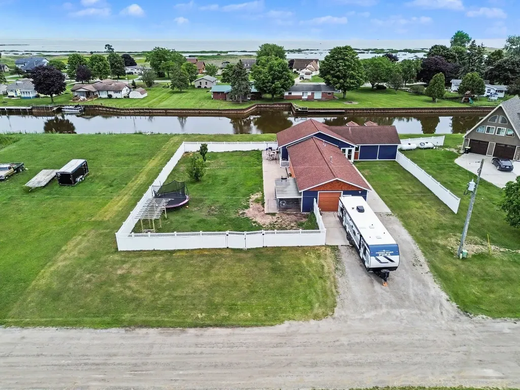 2210 E Lola Lane Au Gres Township MI 48703