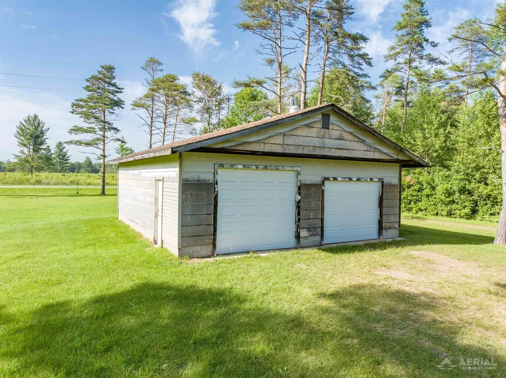 2882 School Road Bourret Township MI 48610