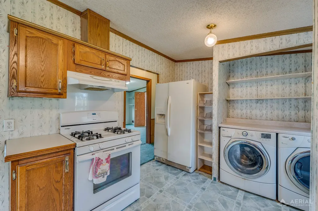 2882 School Road Bourret Township MI 48610