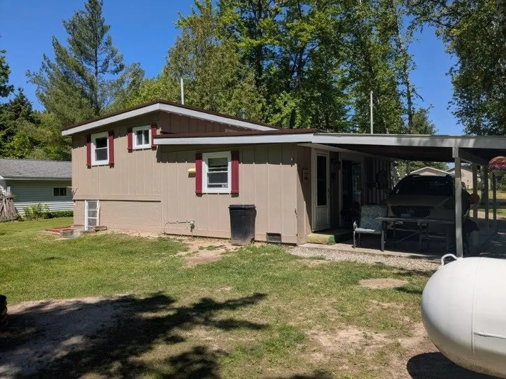 8221 Avalon Drive Plainfield Township MI 48739