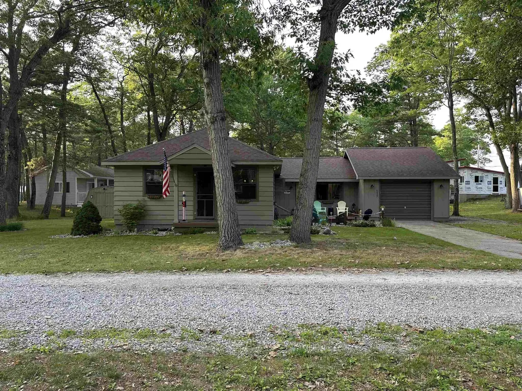 5437 E 8th Street Sims Township MI 48703