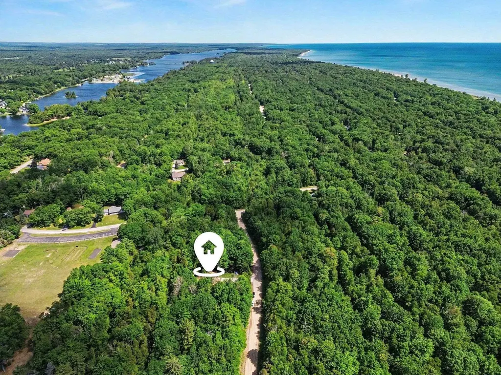 6795 Cedarbrook Drive Oscoda Charter Township MI 48750