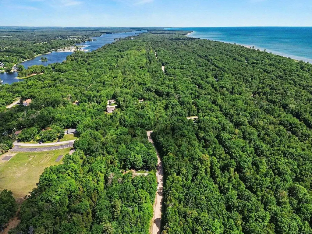6795 Cedarbrook Drive Oscoda Charter Township MI 48750