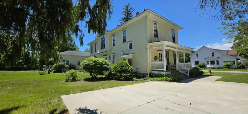 211 W State Street Tawas Township MI 48730
