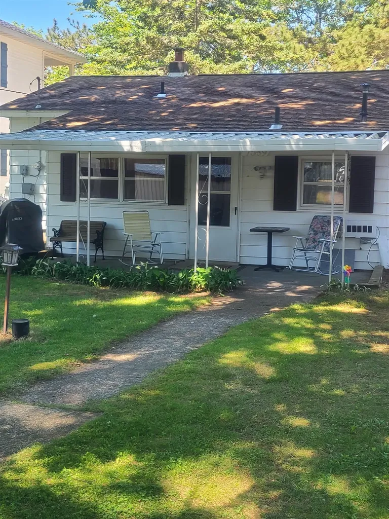 7589 E Cedar Lake Drive Oscoda Charter Township MI 48738