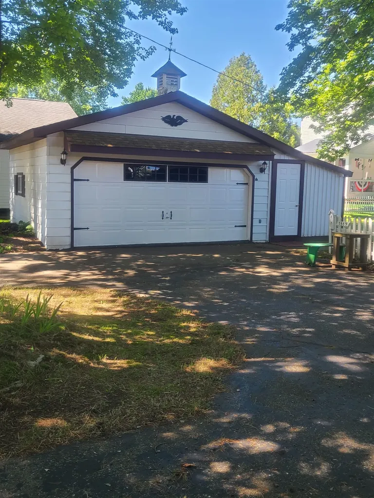 7589 E Cedar Lake Drive Oscoda Charter Township MI 48738