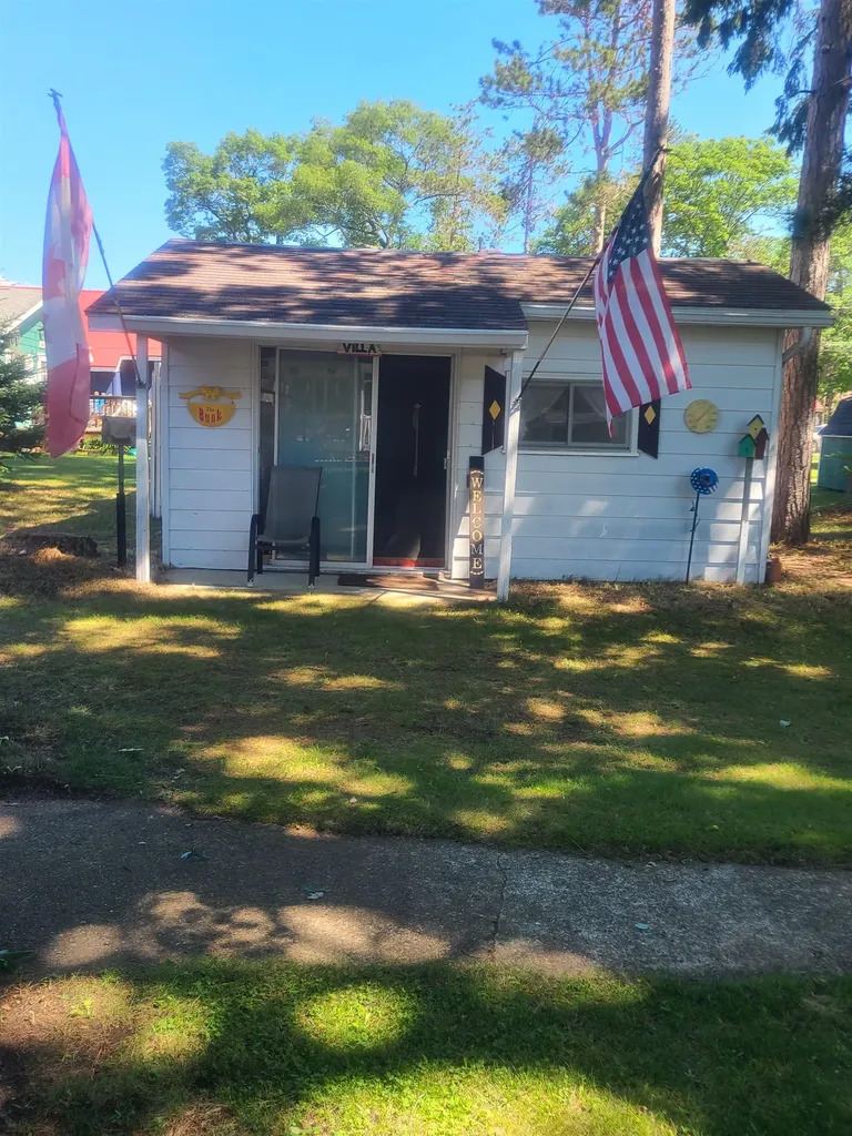 7589 E Cedar Lake Drive Oscoda Charter Township MI 48738