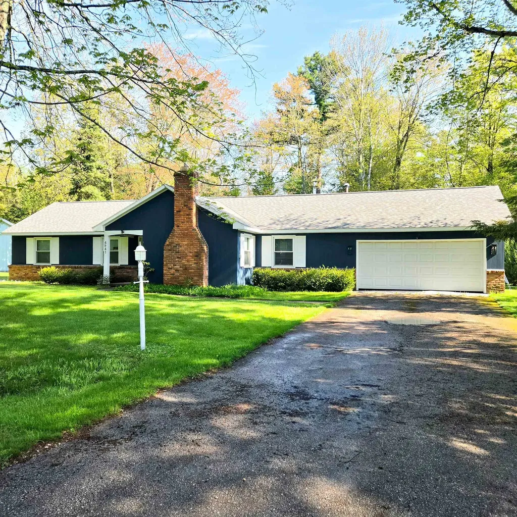 4941 Aaron Drive Oscoda Charter Township MI 48750