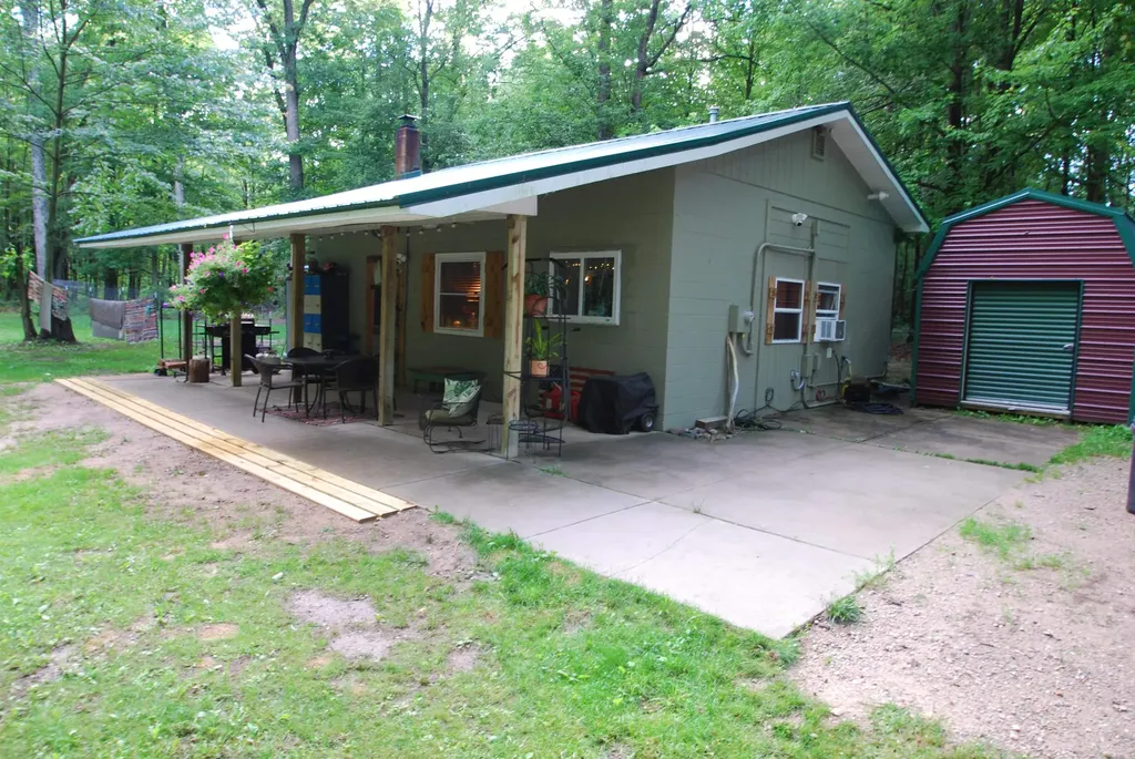 3195 W Sage Lake Road Foster Township MI 48661