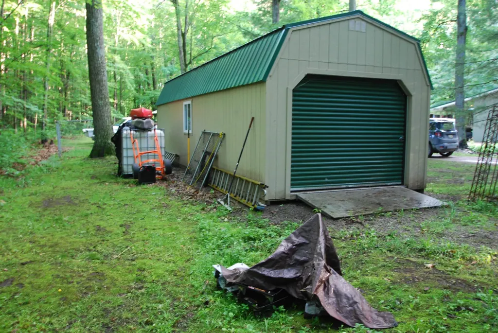 3195 W Sage Lake Road Foster Township MI 48661