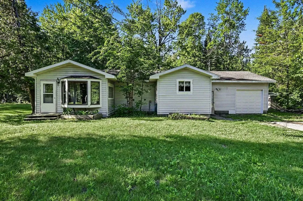 7579 Hillsdale Drive Plainfield Township MI 48739