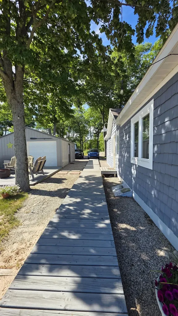 3804 E Michigan Avenue Sims Township MI 48703