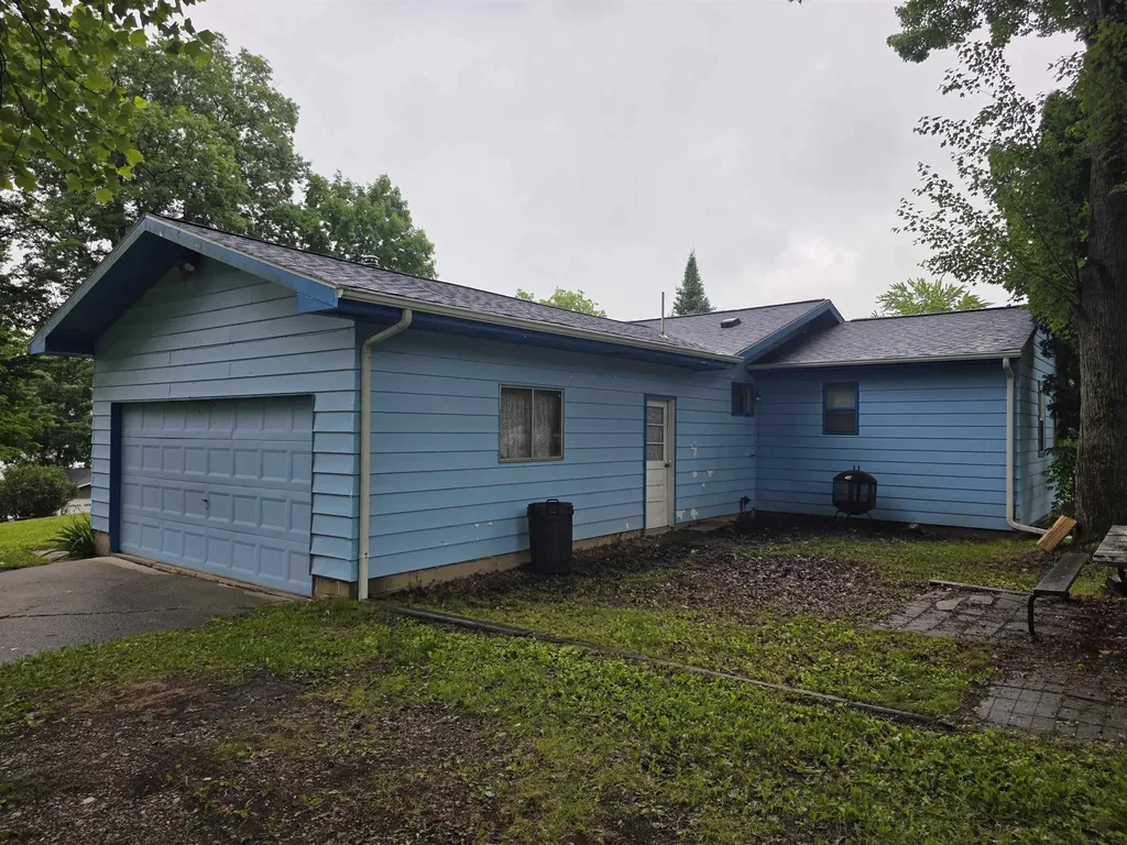 2091 Lakeside Drive Hill Township MI 48739
