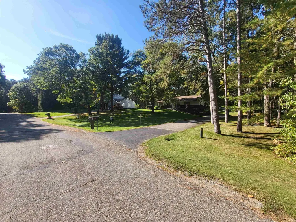 6753 Roanoak Drive Oscoda Charter Township MI 48750