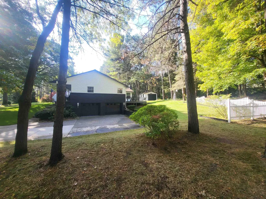 6753 Roanoak Drive Oscoda Charter Township MI 48750