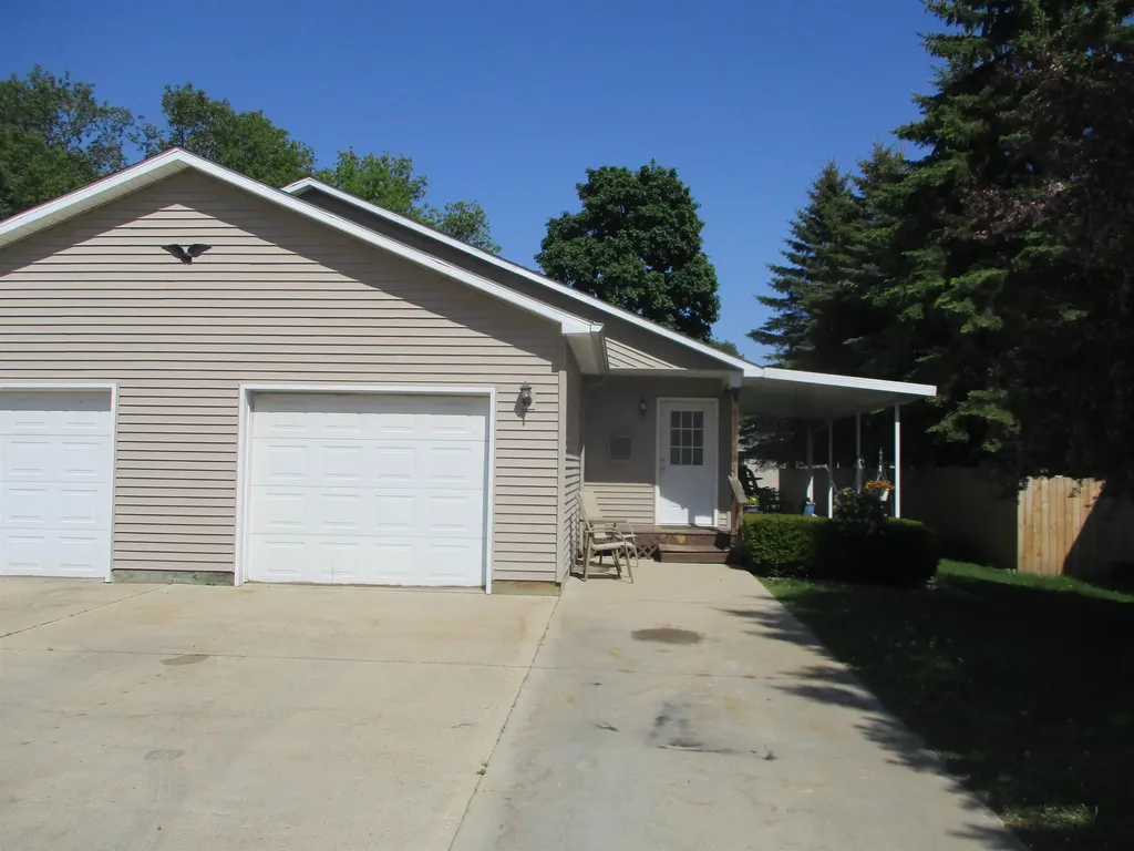 262 N Burgess Street West Branch Township MI 48661
