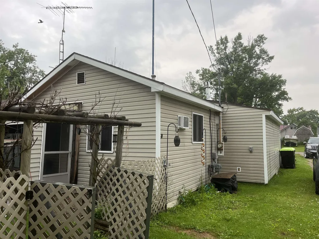 2157 Ash Street Standish Township MI 48658