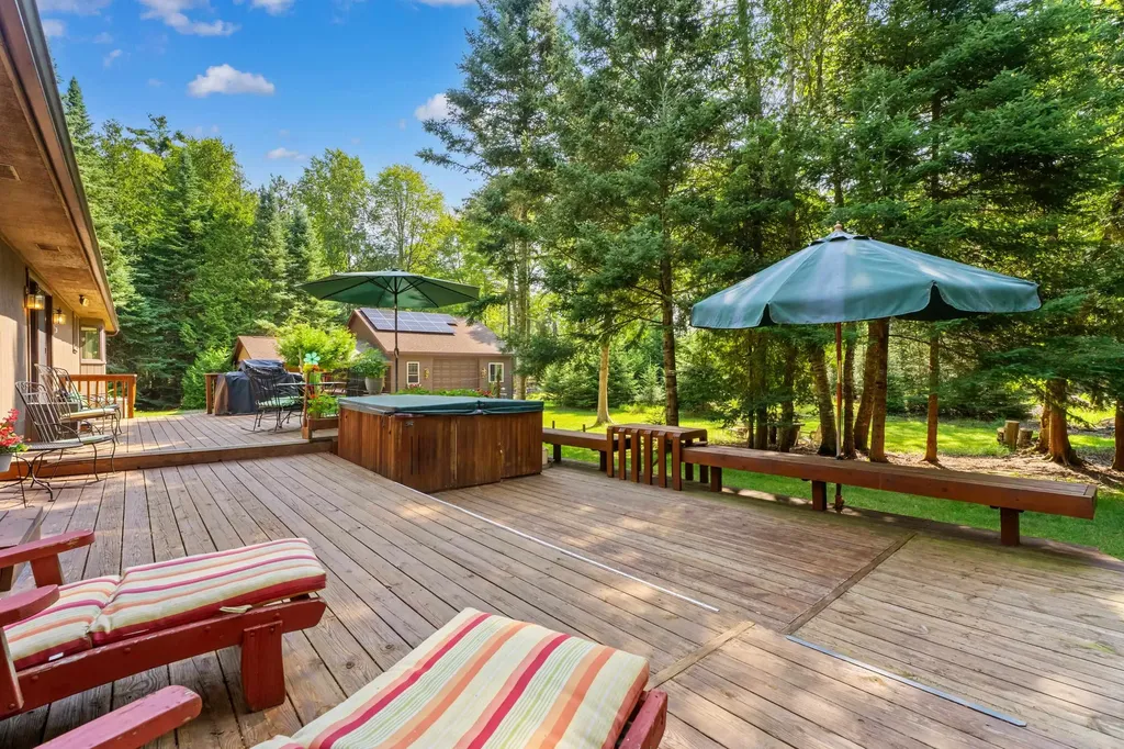 7398 Huntington Drive Oscoda Charter Township MI 48750