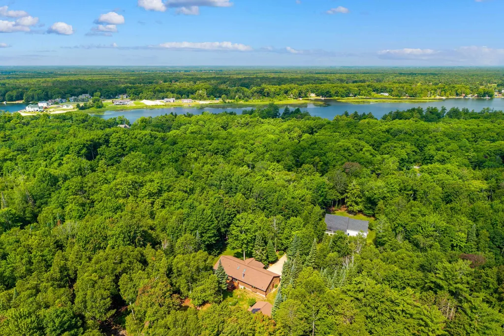 7398 Huntington Drive Oscoda Charter Township MI 48750
