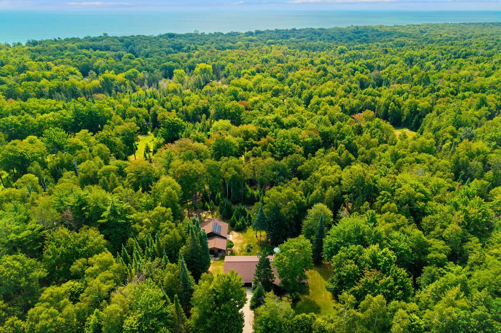 7398 Huntington Drive Oscoda Charter Township MI 48750