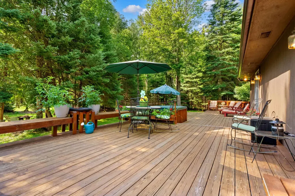 7398 Huntington Drive Oscoda Charter Township MI 48750