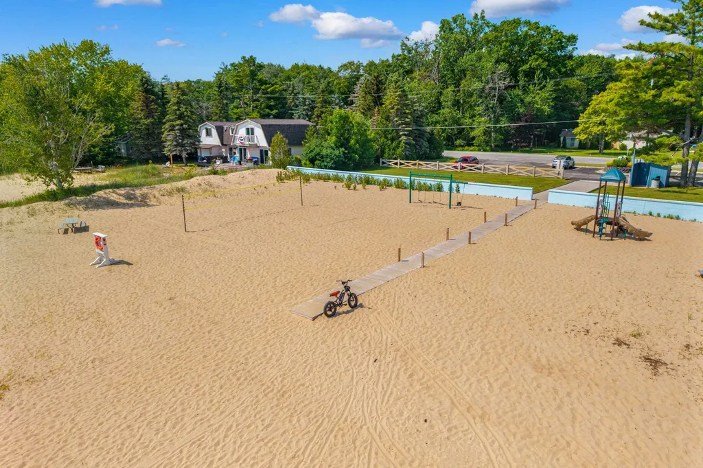 7398 Huntington Drive Oscoda Charter Township MI 48750