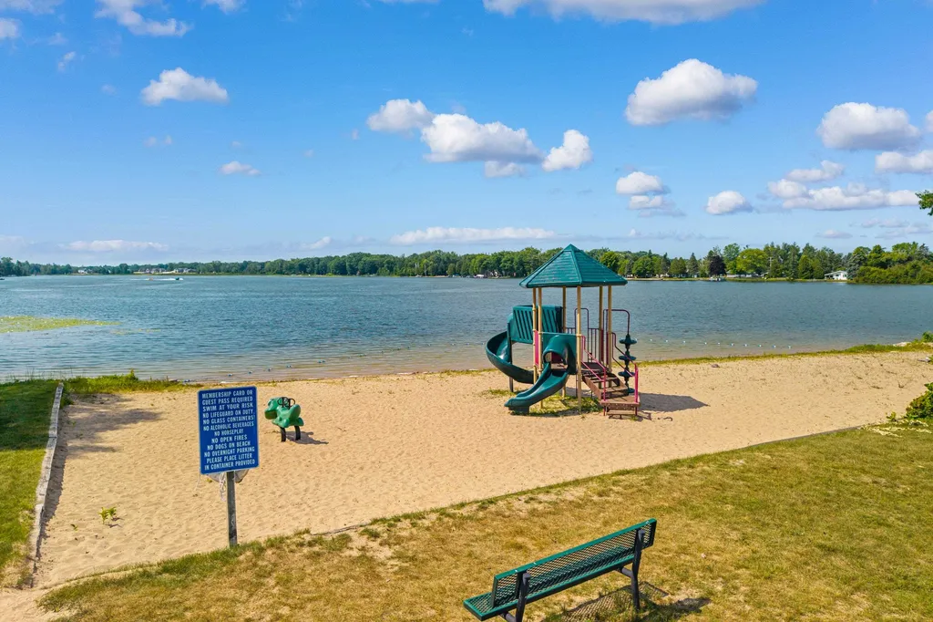 7398 Huntington Drive Oscoda Charter Township MI 48750