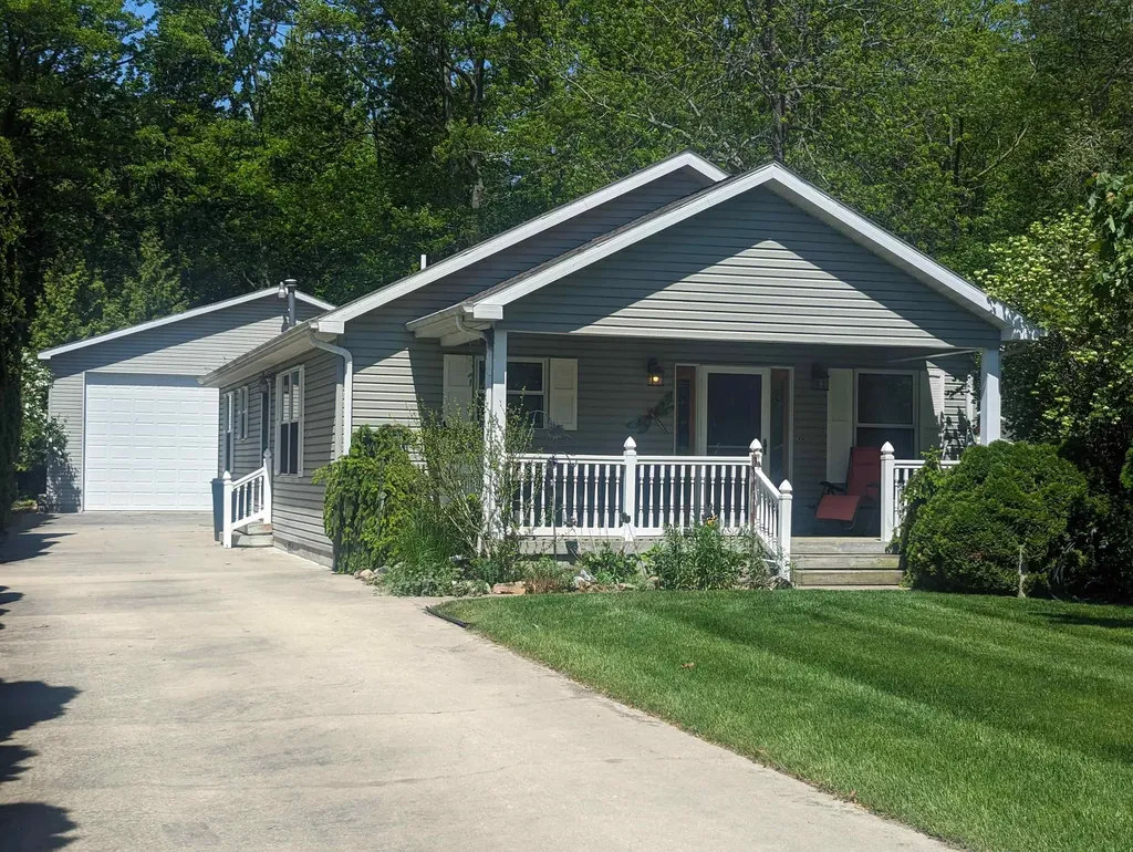 387 N Huron Whitney Township MI 48703