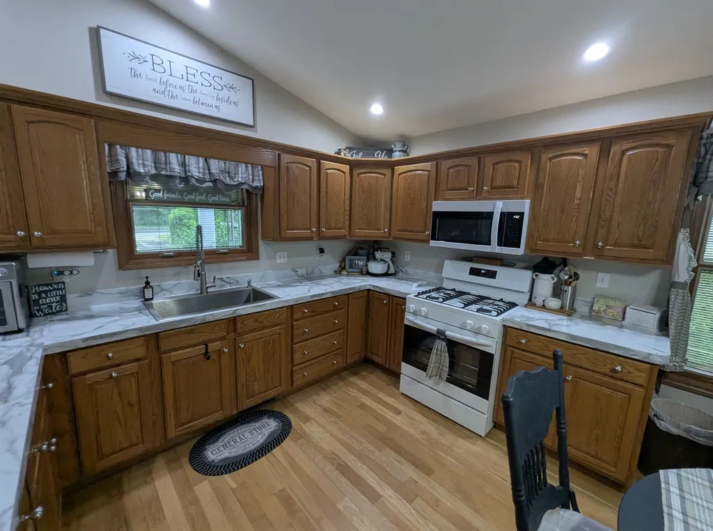 387 N Huron Whitney Township MI 48703