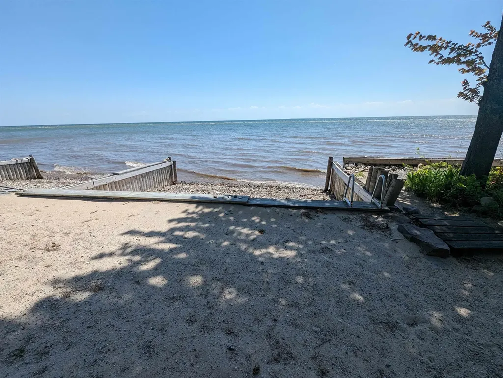 387 N Huron Whitney Township MI 48703