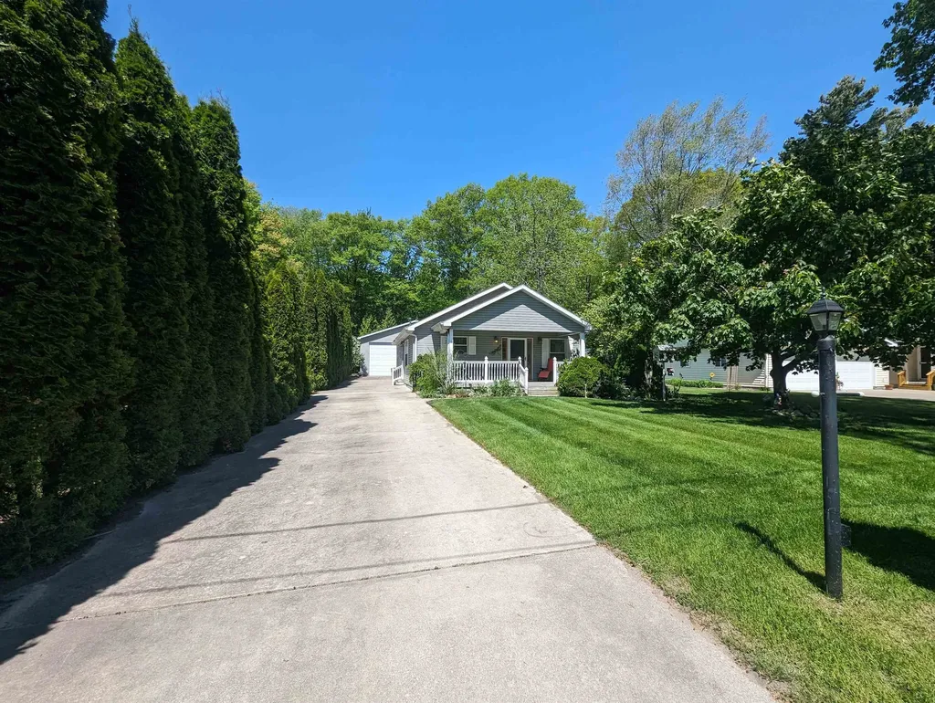 387 N Huron Whitney Township MI 48703